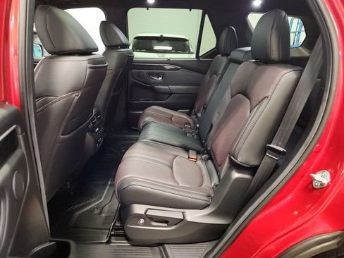 Certified 2025 Honda Pilot Black Edition image 24