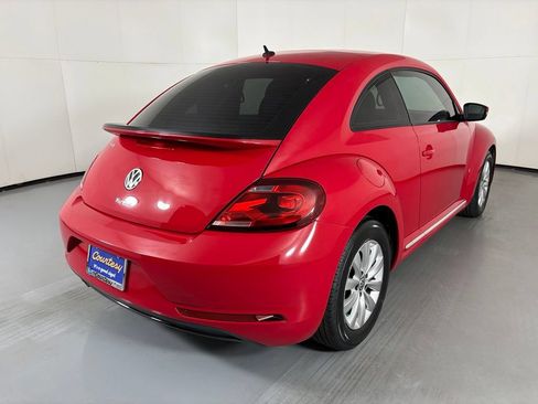 Used 2019 Volkswagen Beetle 2.0T S FWD image 10