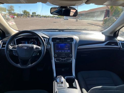 Used 2019 Ford Fusion SE image 24