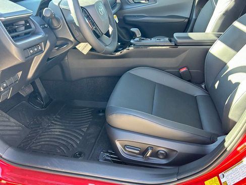 New 2026 Toyota Prius XLE FWD image 17