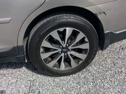 Used 2017 Subaru Outback 2.5i Limited AWD/4WD image 13