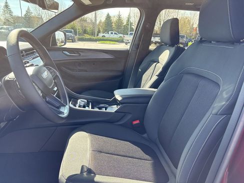 New 2026 Jeep Grand Cherokee Laredo X image 7