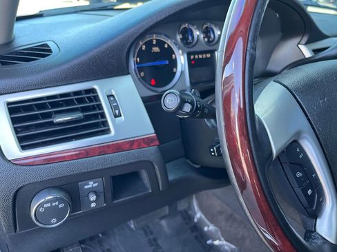 Used 2011 Cadillac Escalade Premium image 12