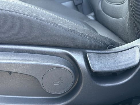 Certified 2025 Hyundai Tucson SE AWD/4WD image 17