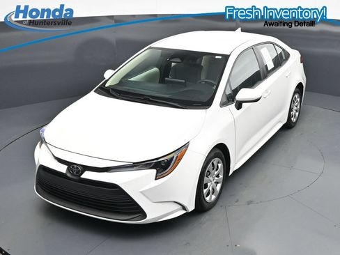 Used 2025 Toyota Corolla LE w/ Convenience Package FWD image 20