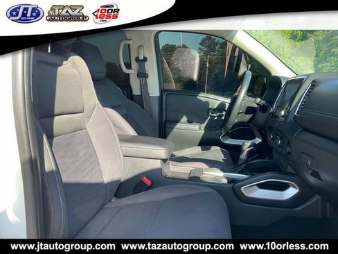 Used 2022 Nissan Frontier SV RWD image 14