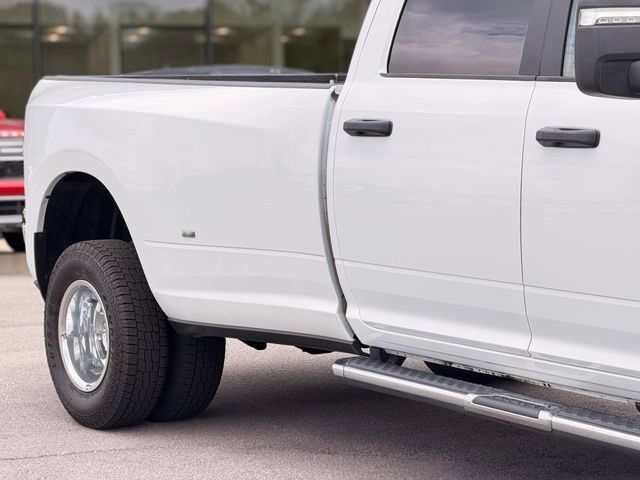 Used 2024 RAM 3500 Big Horn AWD/4WD image 5