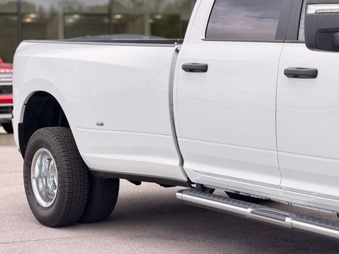 Used 2024 RAM 3500 Big Horn AWD/4WD image 5