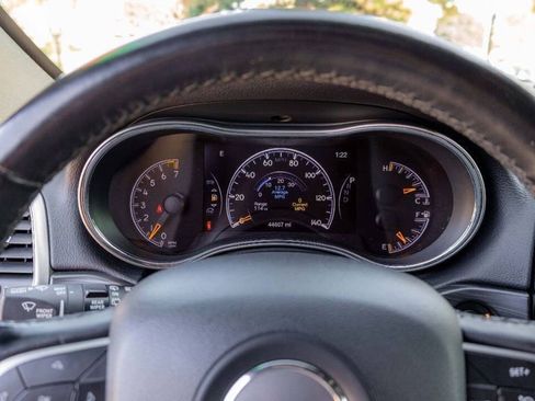 Used 2020 Jeep Grand Cherokee Laredo w/ Quick Order Package 2BN North image 22