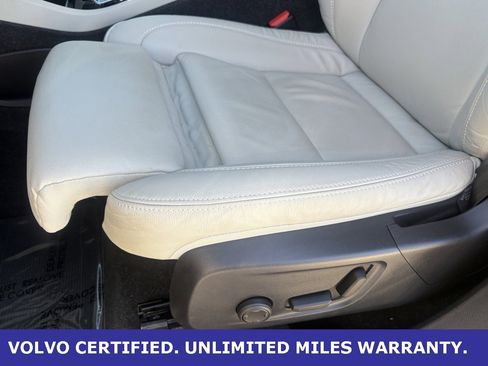 Certified 2023 Volvo XC40 B5 Plus w/ Protection Package Premier image 28