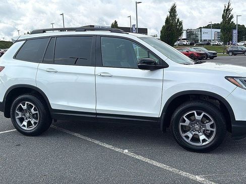 Used 2023 Honda Passport TrailSport image 3