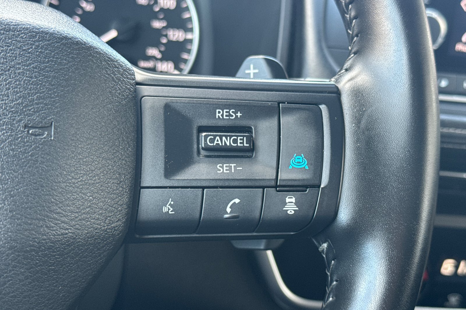 Certified 2025 Nissan Rogue SV AWD/4WD image 30