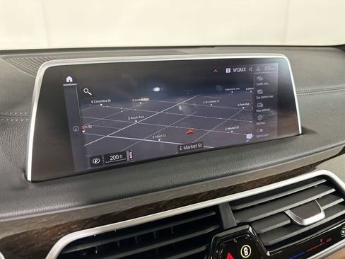 Used 2022 BMW 740i xDrive w/ Luxury Rear Seating Package image 17