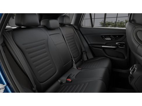 Certified 2025 Mercedes-Benz GLC 300 4MATIC image 5