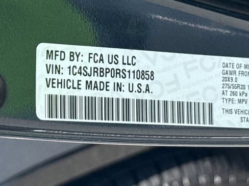 Used 2024 Jeep Wagoneer L Series II RWD image 33
