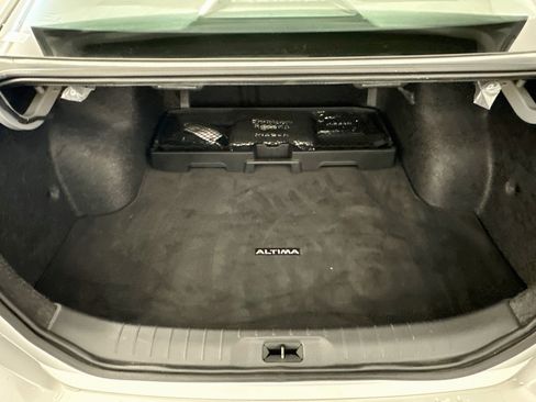 Used 2024 Nissan Altima 2.5 SV FWD image 29