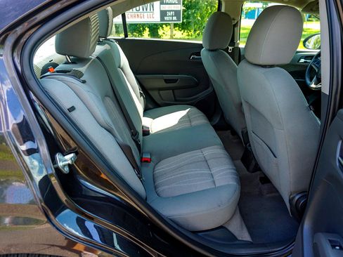 Used 2014 Chevrolet Sonic LT image 18