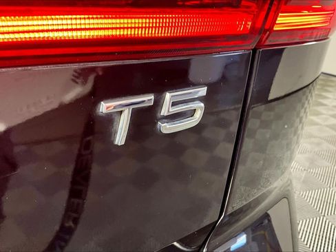 Used 2020 Volvo XC60 T5 Momentum w/ Premium Package image 10