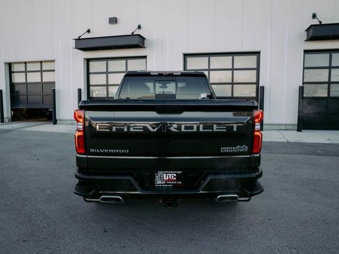 Used 2021 Chevrolet Silverado 1500 High Country w/ Technology Package image 6