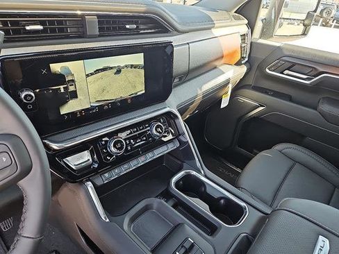 New 2025 GMC Sierra 2500 Denali w/ Denali Reserve Package image 13