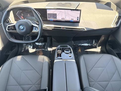 Used 2024 BMW iX xDrive50 w/ Sport Package AWD/4WD image 9