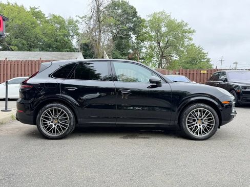 Used 2023 Porsche Cayenne Platinum Edition AWD/4WD image 5