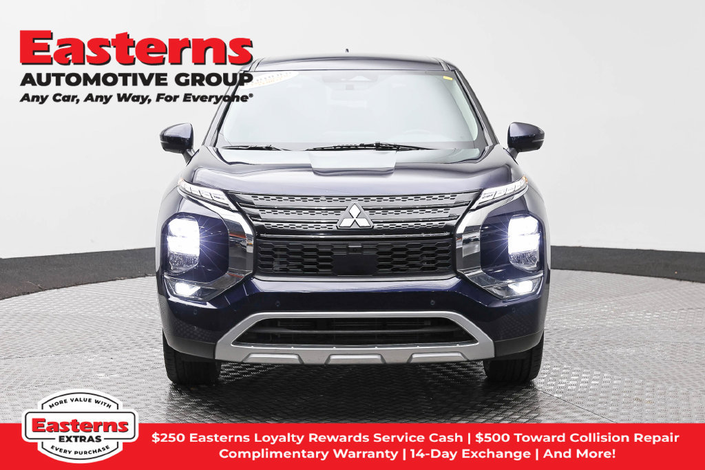 Used 2024 Mitsubishi Outlander SE FWD image 3