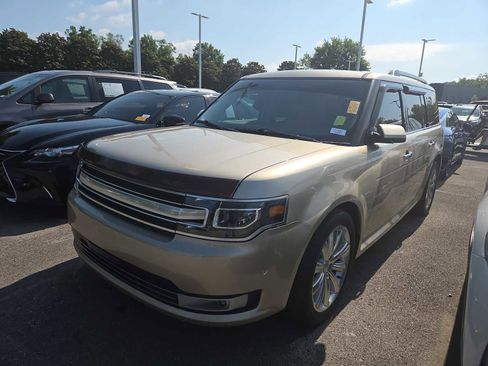 Used 2018 Ford Flex Limited w/ Equipment Group 303A AWD/4WD image 8