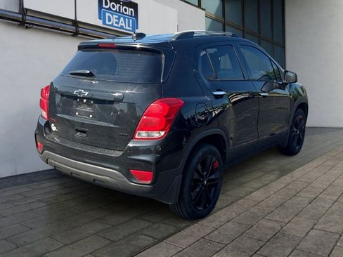 Used 2018 Chevrolet Trax LT w/ Redline Edition AWD/4WD image 3