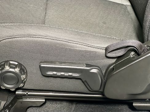 Used 2023 Jeep Wrangler Sport S image 15