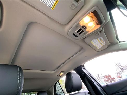 Used 2022 Buick Encore GX Essence w/ Experience Buick Package image 27