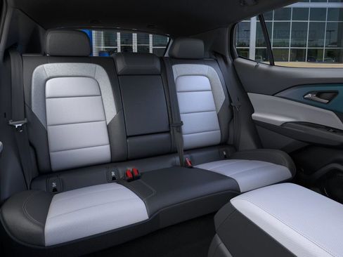 New 2026 Chevrolet Equinox EV LT image 17