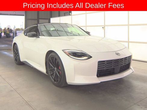 Used 2025 Nissan Z Performance w/ Floor Mat Package RWD image 1