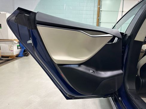 Used 2018 Tesla Model S 100D image 19