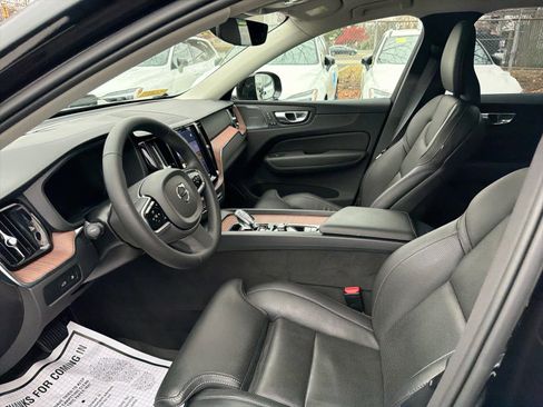 Certified 2024 Volvo XC60 T8 Ultimate w/ Protection Package Premier image 31