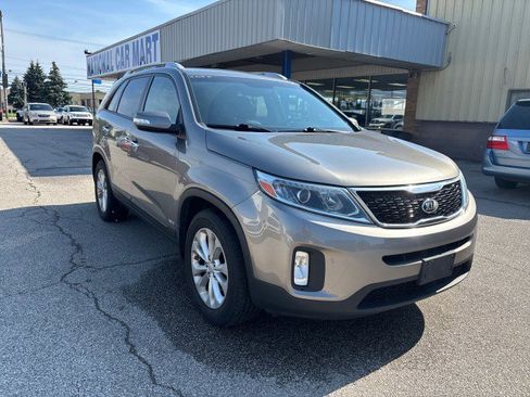 Used 2015 Kia Sorento EX image 3