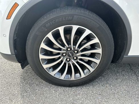 Used 2023 Lincoln Aviator Reserve w/ Equipment Group 201A RWD image 12