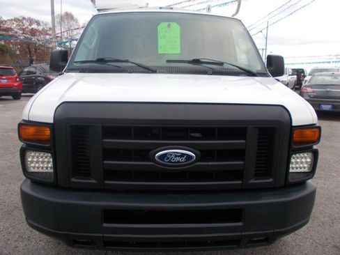 Used 2014 Ford E-250 and Econoline 250 w/ Power Group image 2