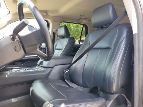 Used 2024 Ford Expedition XLT AWD/4WD image 18