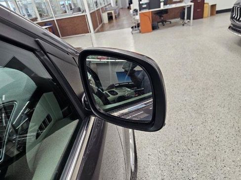 Used 2018 Dodge Grand Caravan SXT image 36