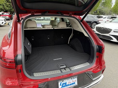 Used 2026 Genesis GV70 2.5T Advanced image 14