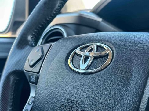 Used 2017 Toyota Tacoma SR5 w/ Tow Package image 28