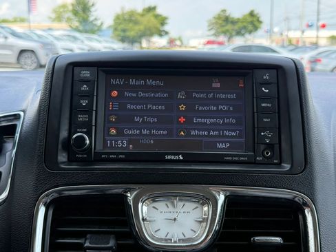 Used 2013 Chrysler Town & Country Limited w/ Luxury Group FWD image 35