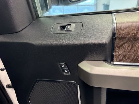 Used 2019 Ford F350 Lariat w/ Lariat Ultimate Package image 25