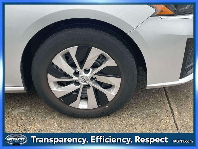 Certified 2024 Nissan Altima 2.5 S FWD image 9