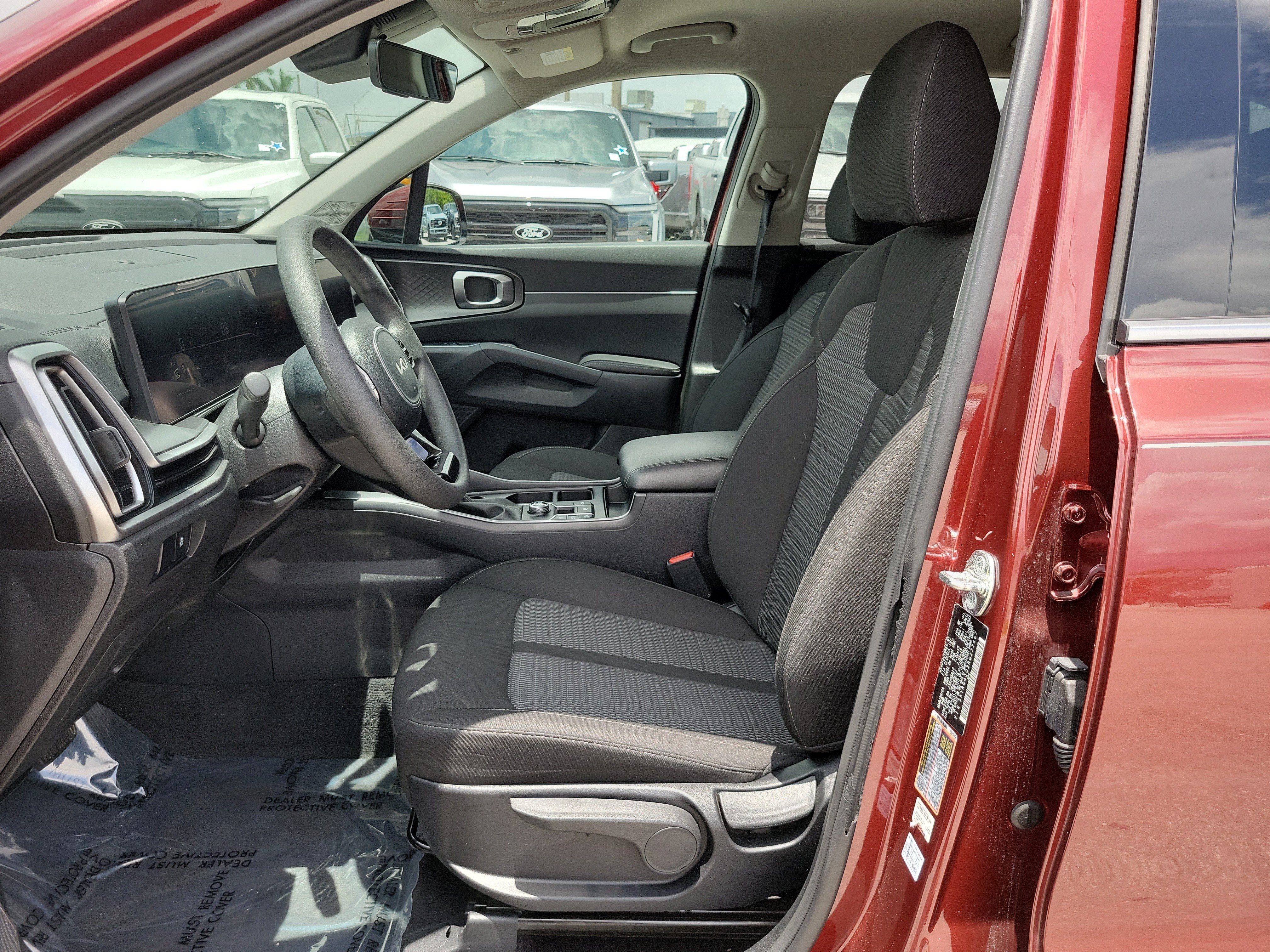 Used 2024 Kia Sorento LX FWD image 10