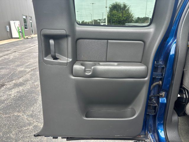 Used 2003 Chevrolet Silverado 2500 LS AWD/4WD image 31