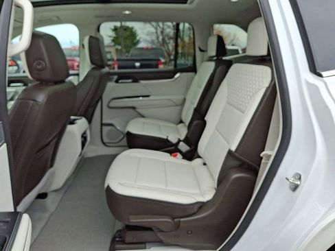 Used 2024 GMC Acadia Denali w/ Super Cruise Package image 11