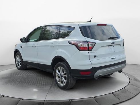 Used 2017 Ford Escape SE w/ SE Cold Weather Package image 3