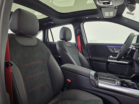 New 2026 Mercedes-Benz GLA 35 AMG 4MATIC image 17